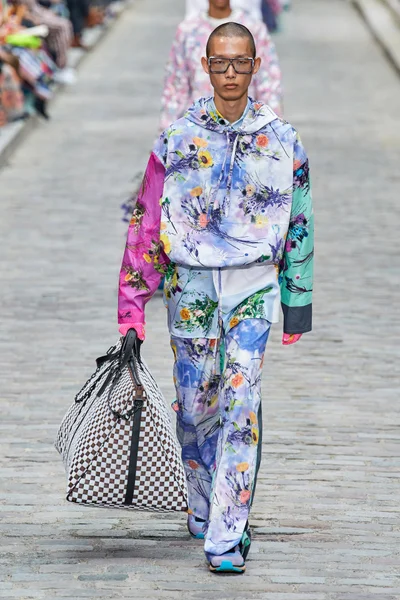 Look 14